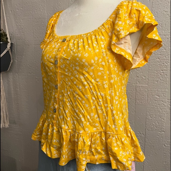 small blouse - Picture 4 of 7